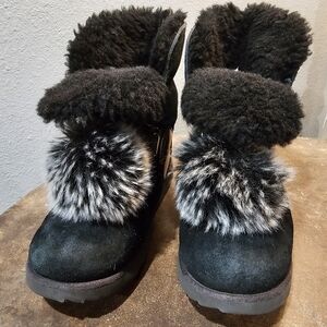 UGG Australia ISLEY Patent Leather Pom Suede Waterproof Boots Youth 4